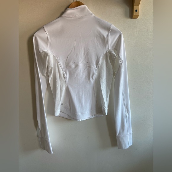 Lululemon Lightweight UV Protection Run Jacket – White, Size 4 (New!) - Picture 4 of 4